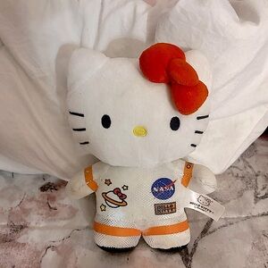astronaut hello kitty